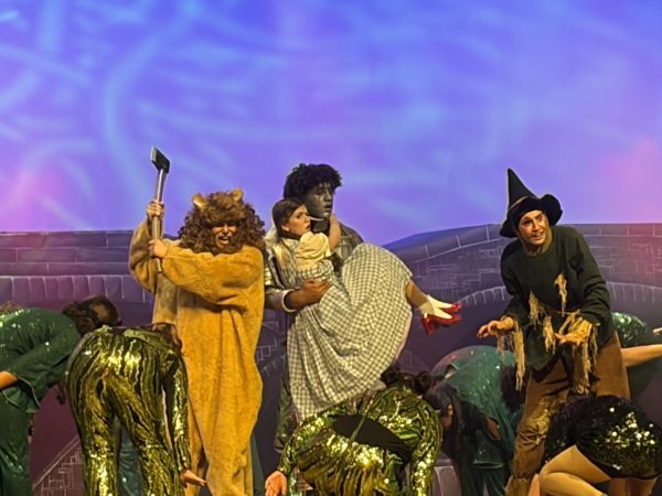 The Cast of Wizard of Oz Nathan Daniels, Liliana Richard, Aaron Brown, and Aidan Hughes